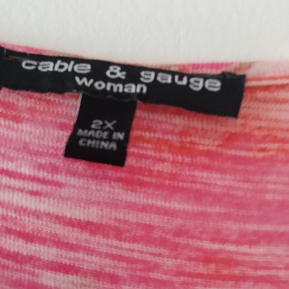 SOLD. Tops - Picture 5 of 5